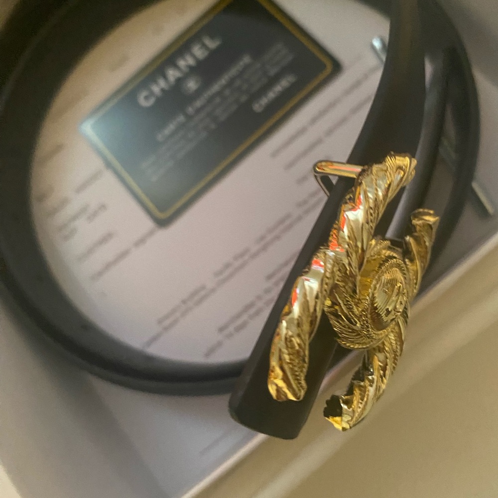 CHANEL Black Leather Belt Gold CHANEL Logo Buckle - Picture 6 of 12